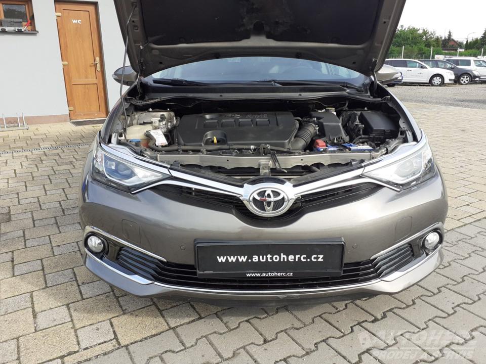 Toyota Auris 1.6 i Valvematic  AUTOMAT