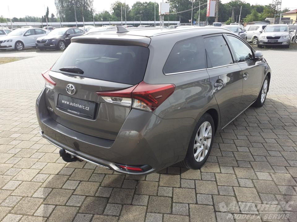 Toyota Auris 1.6 i Valvematic  AUTOMAT