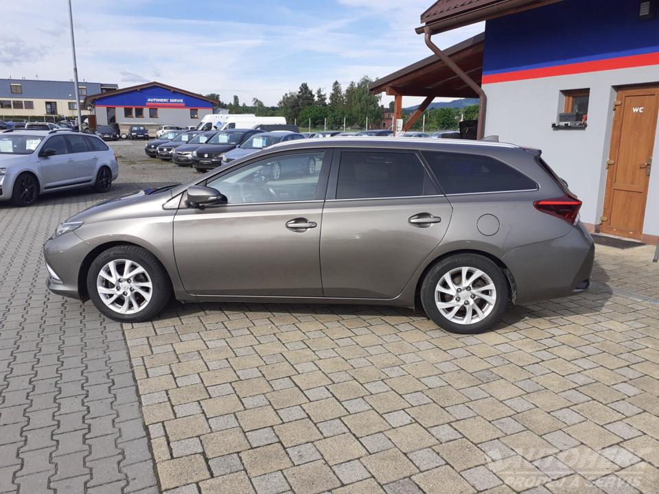 Toyota Auris 1.6 i Valvematic  AUTOMAT