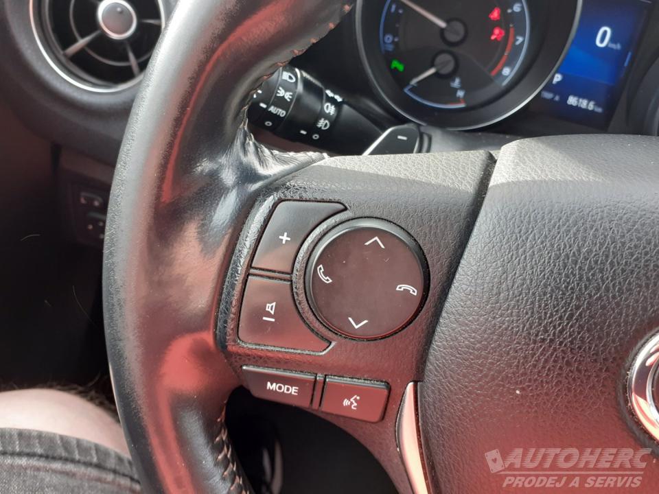 Toyota Auris 1.6 i Valvematic  AUTOMAT